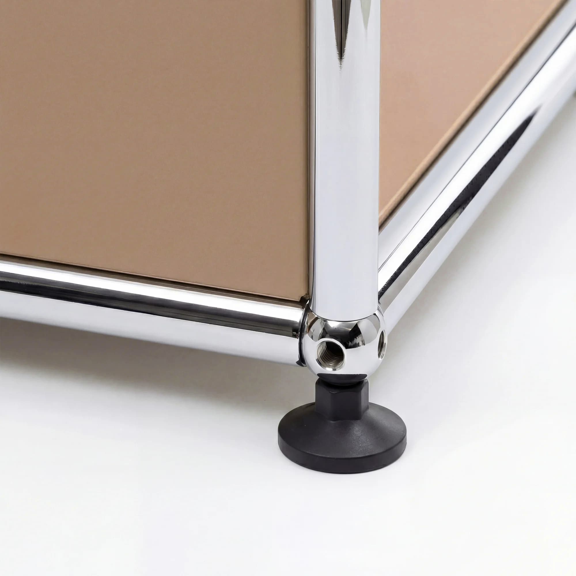 USM Haller storage system in Beige – styled setup