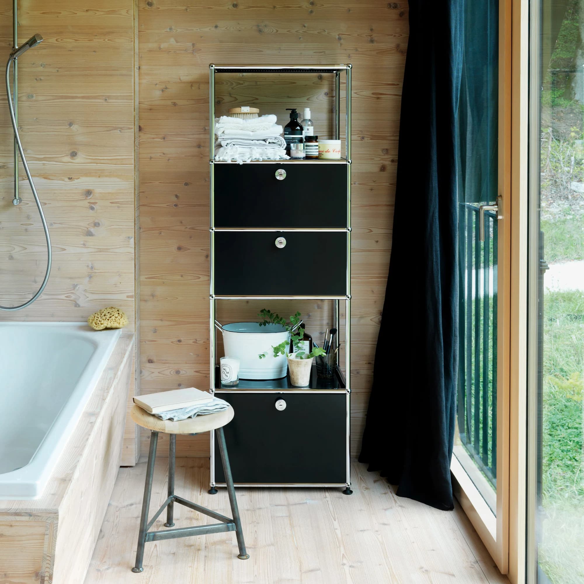 M52 Cabinet
