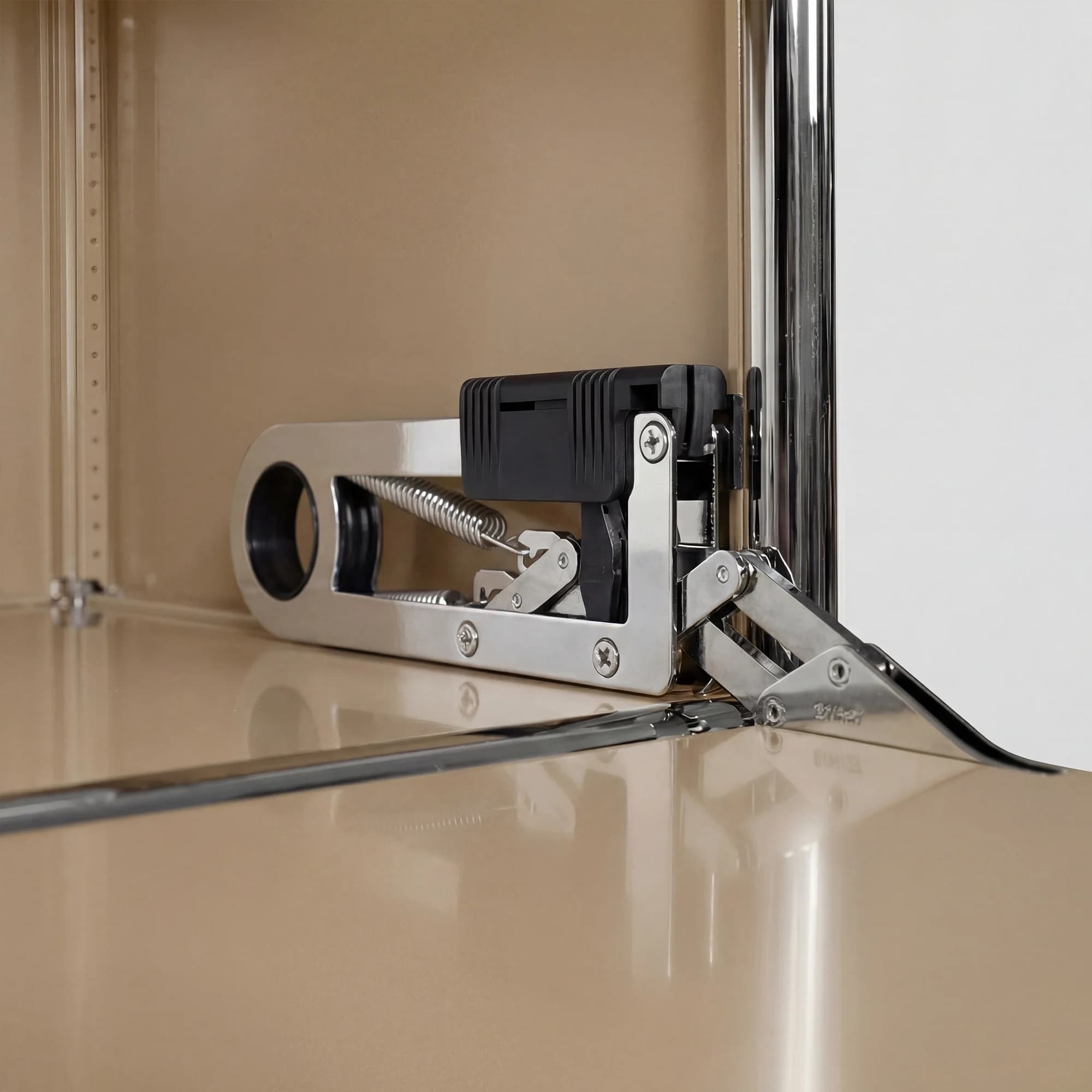 USM Haller shelving unit in Beige – detail view