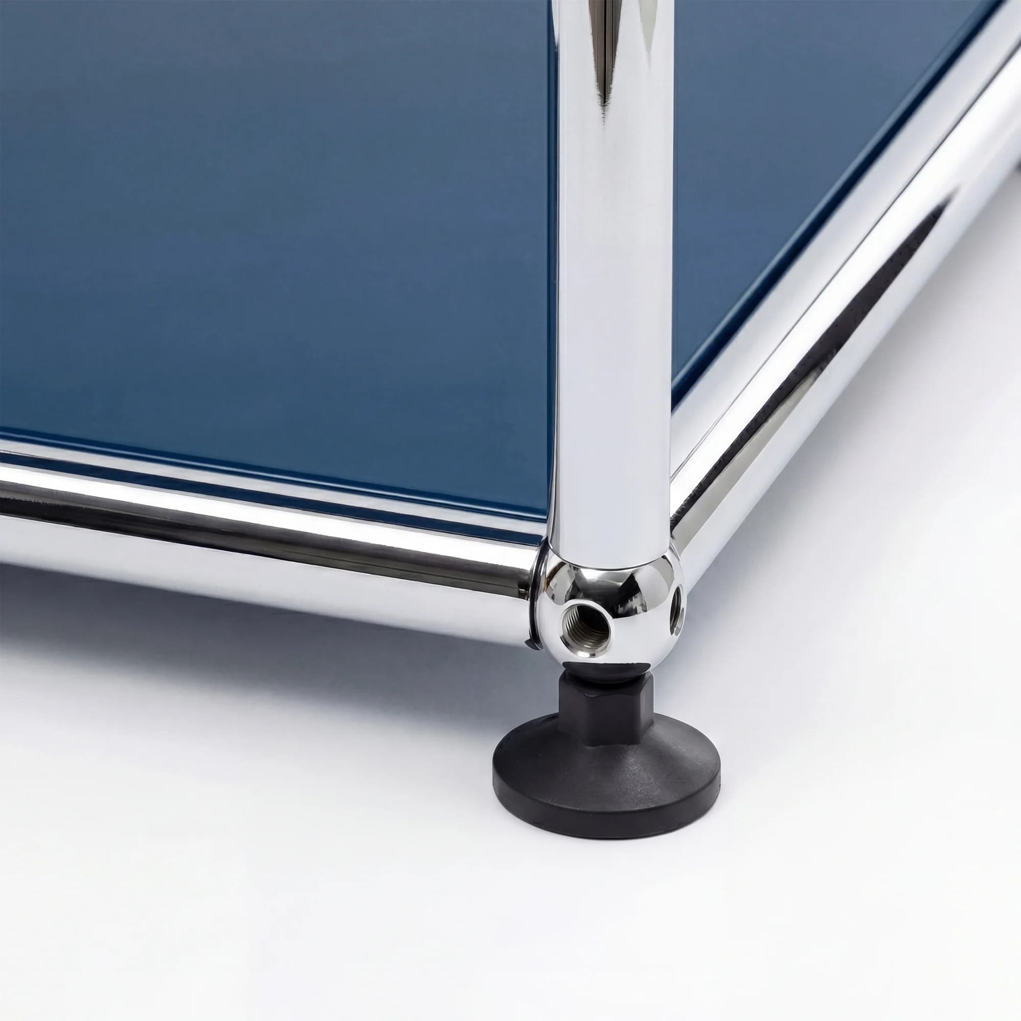 USM Haller storage system in Steel Blue – styled setup
