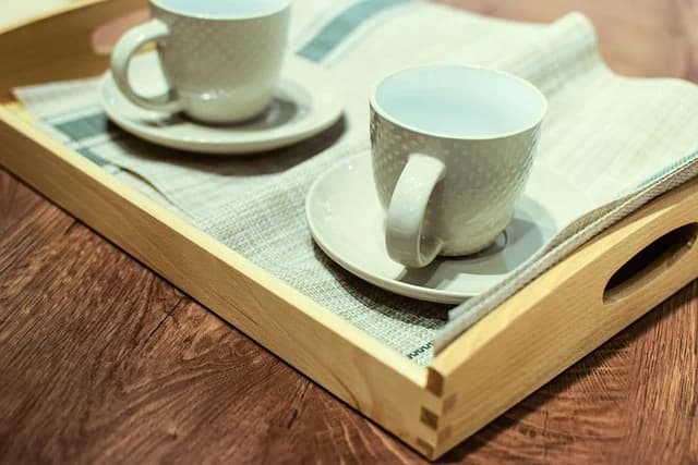 How to decorate a coffee table – styling guide