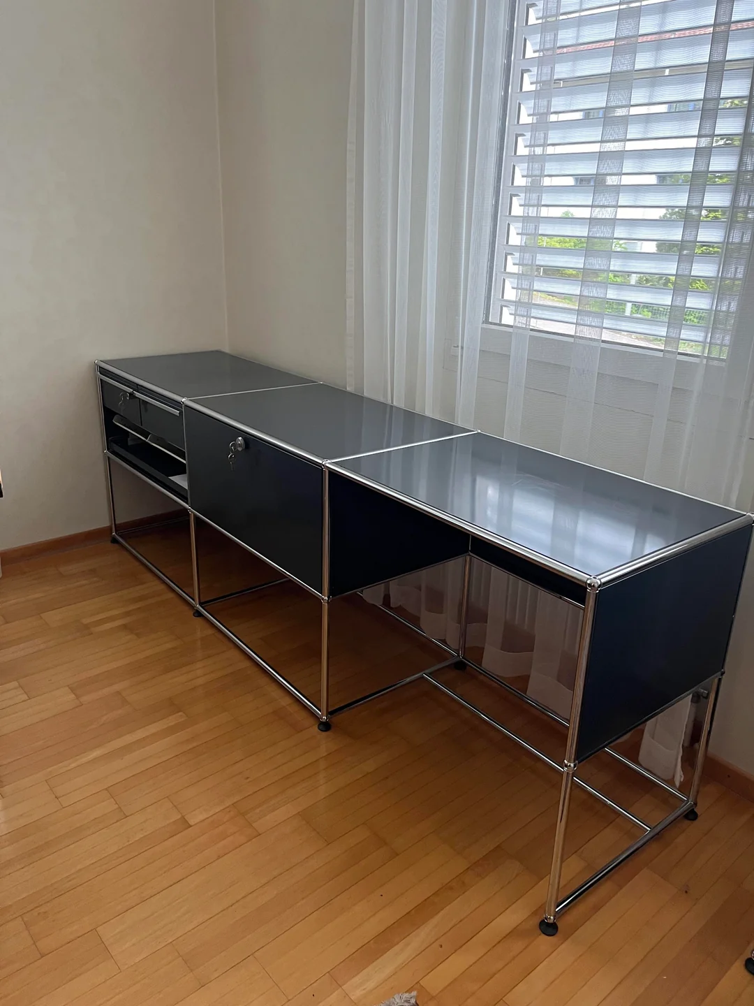Review of A1 Desk Unit by Milena Dragomir